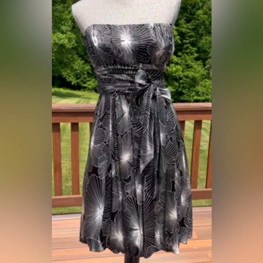 Strap less cocktail dress